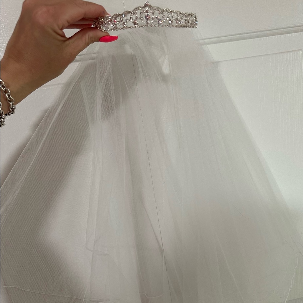 Rhinestone Tiara Veil